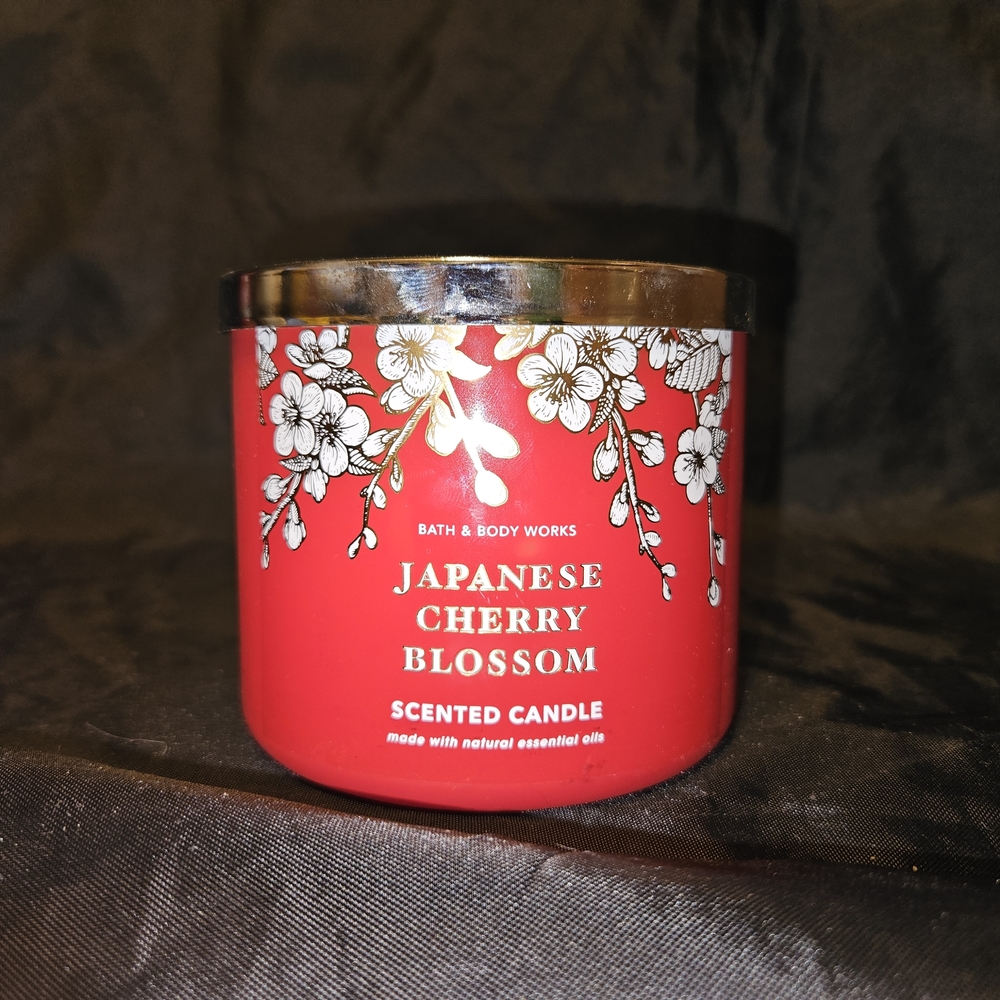 Bath & Body Works Japanese Cherry Blossom Scented Candle